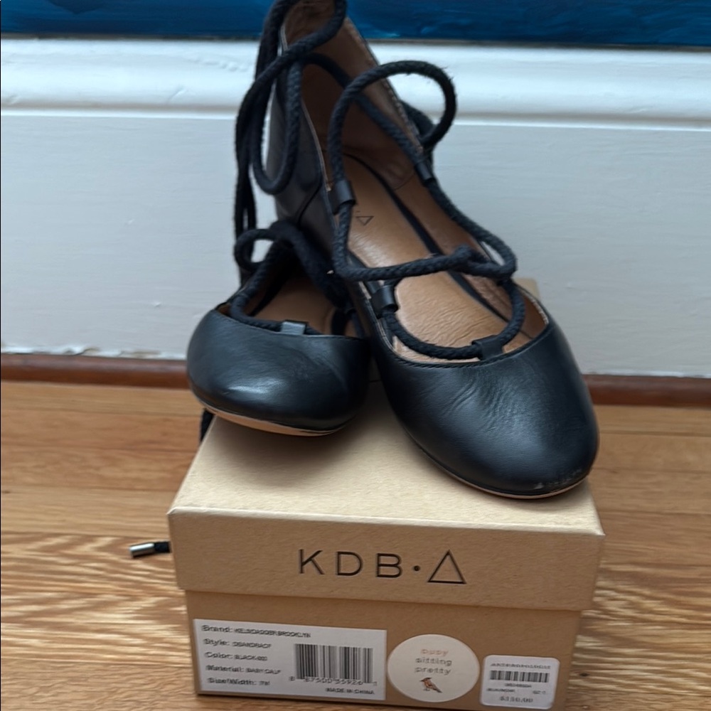 Kelsi Dagger Black Flats - Picture 5 of 6